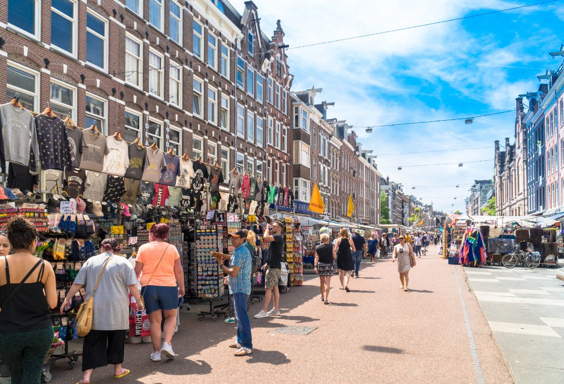 Albert Cuyp-markedet i Amsterdam, Nederland.