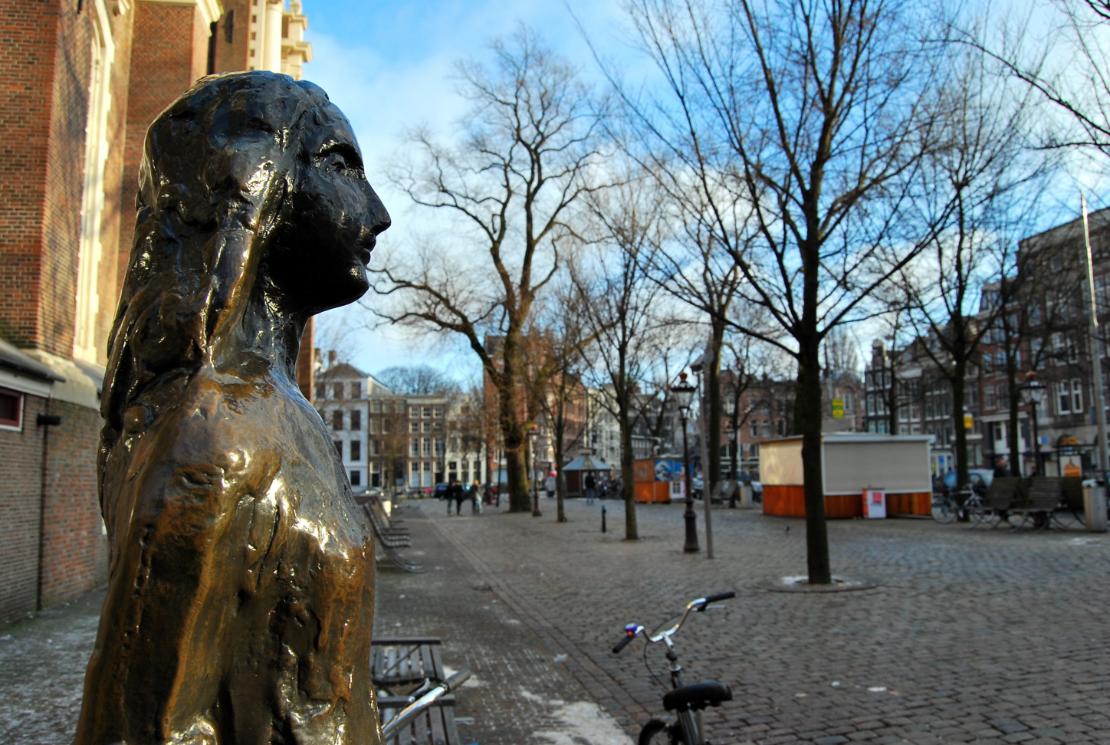 Statue av Anne Frank, Amsterdam