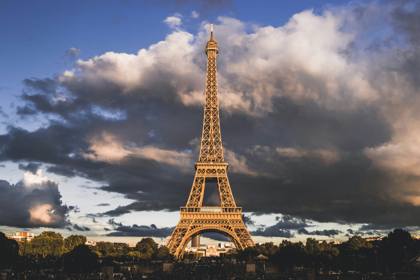 Paris’ 8 mest Instagram-vennlige takbarer med spektakulær Eiffeltårn-utsikt